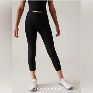 ATHLETA GIRL HIGH RISE POWERVITA CHIT CHAT CAPRI